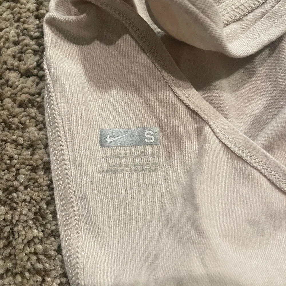 Nike Women's Cream/Blush Tank Top. Size S